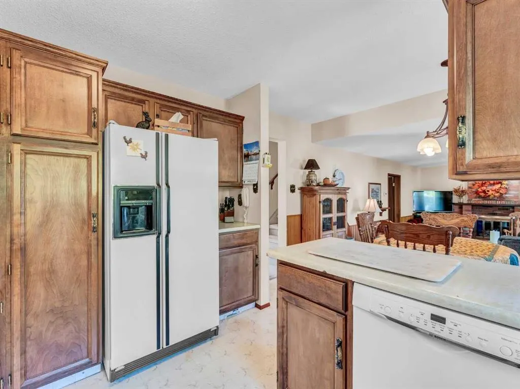 26 Ross Glen Green SE