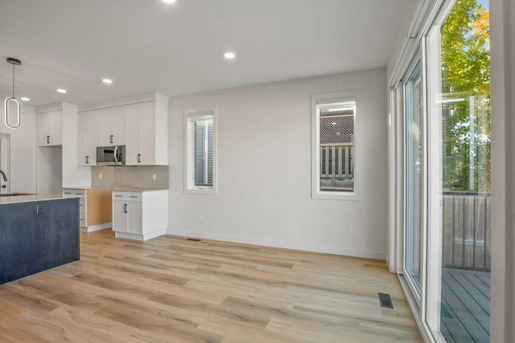 151 Cedar Square
