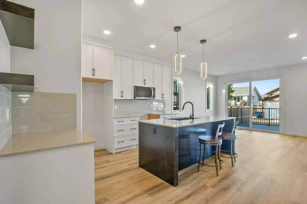 151 Cedar Square