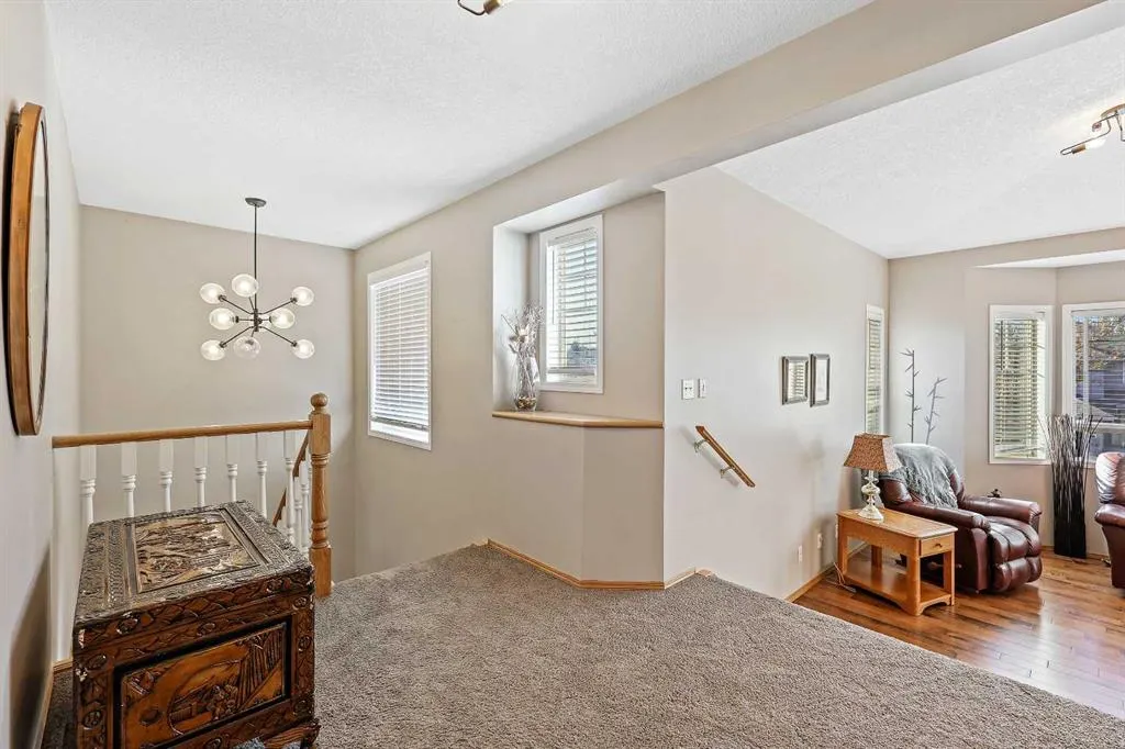 68 Douglas Glen Crescent SE