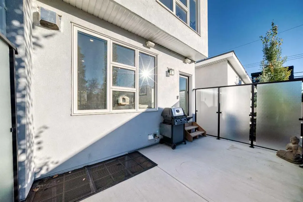 3211 16 Street SW
