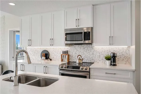 8530 8A Avenue SW, #318