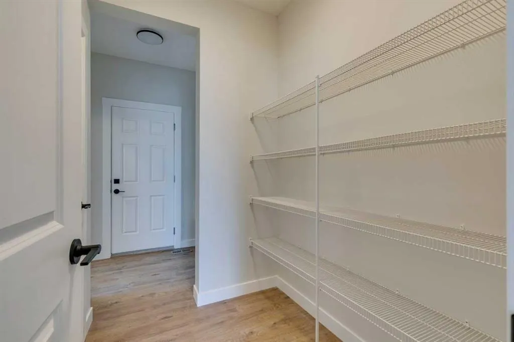 92 Amblefield Grove NW