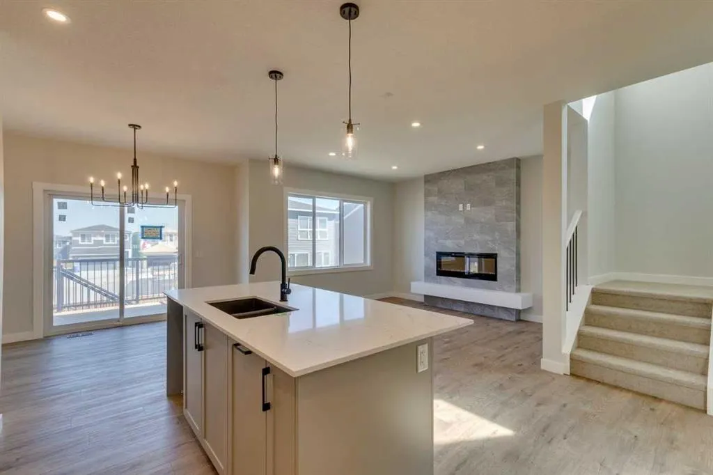 92 Amblefield Grove NW