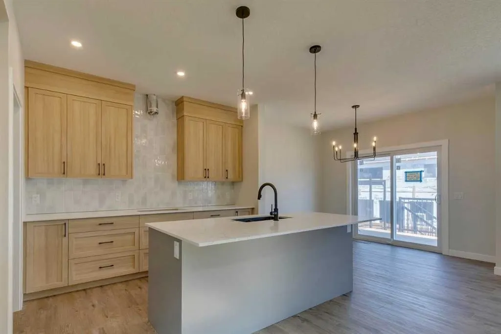 92 Amblefield Grove NW