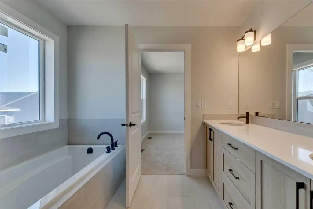 92 Amblefield Grove NW