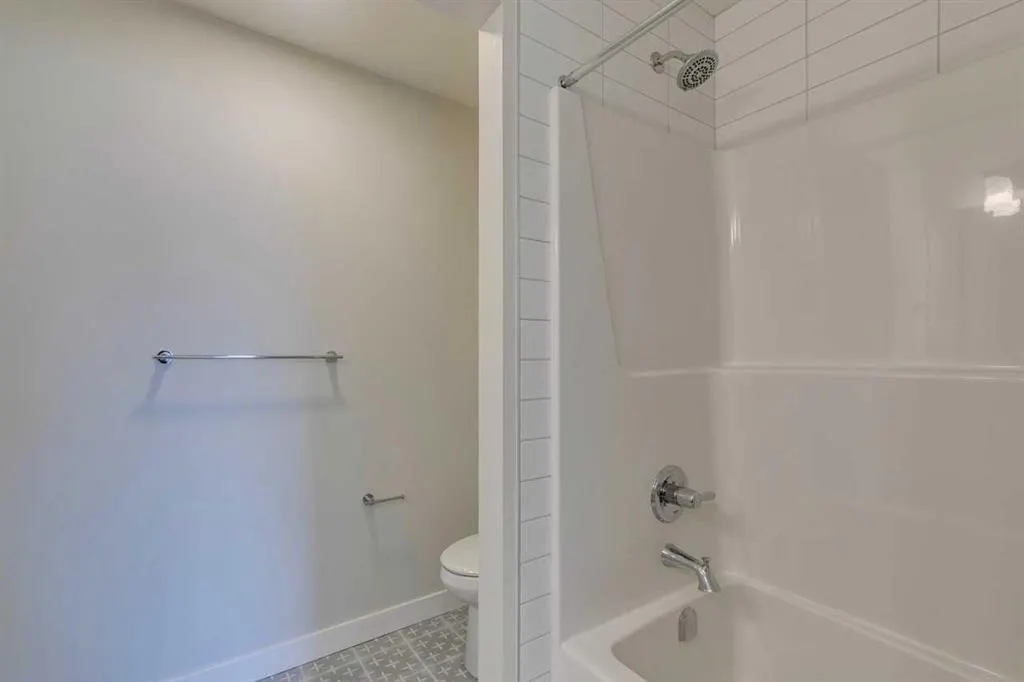 92 Amblefield Grove NW