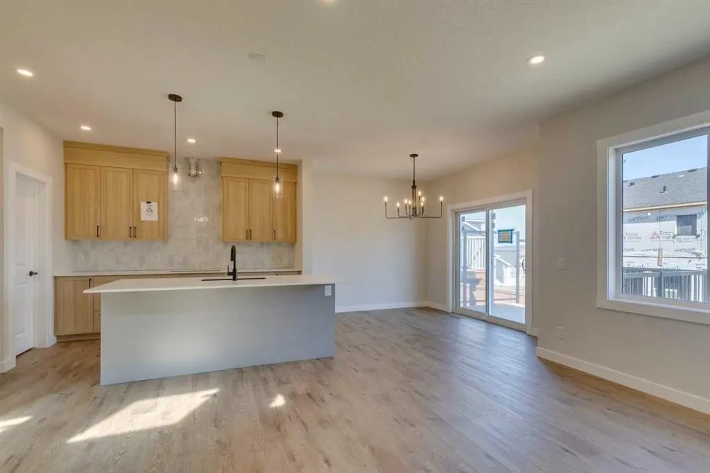 92 Amblefield Grove NW