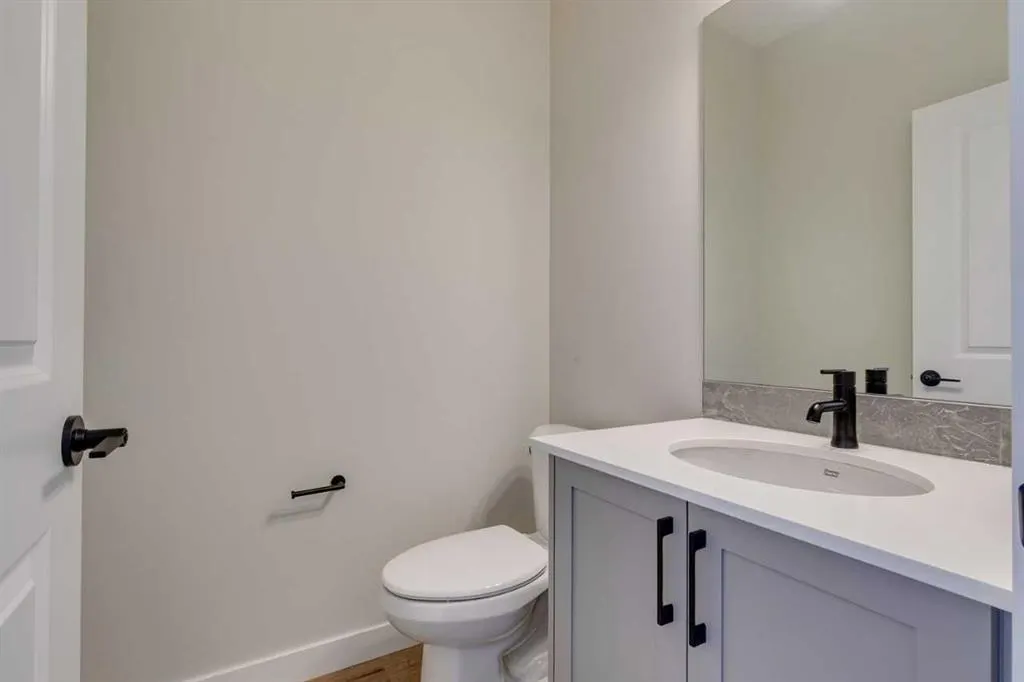 92 Amblefield Grove NW