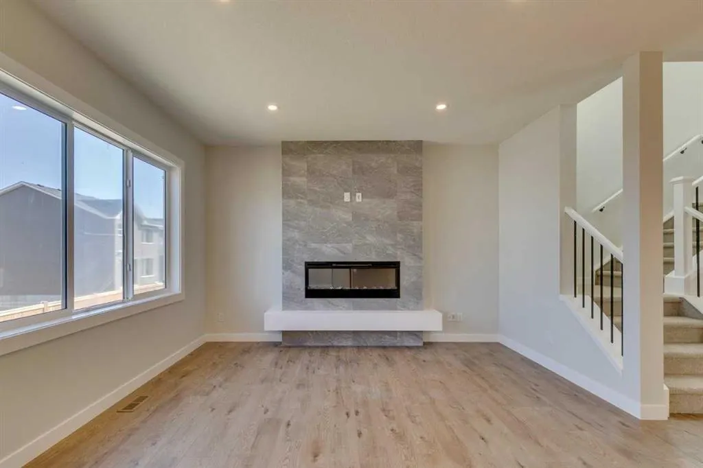 92 Amblefield Grove NW