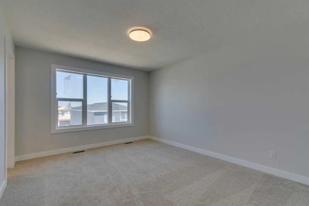 92 Amblefield Grove NW