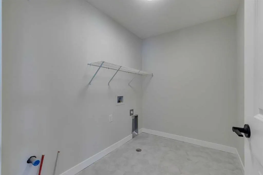 92 Amblefield Grove NW