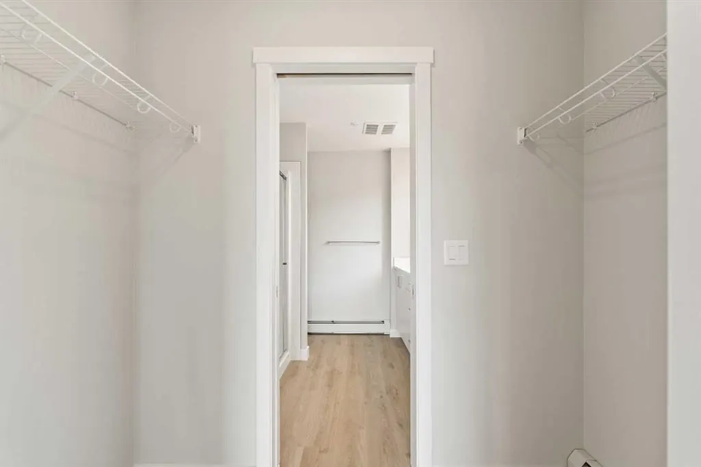 660 Shawnee Square SW, #302