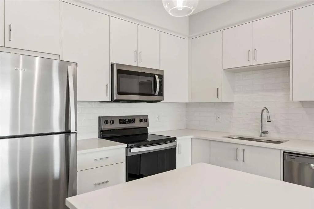660 Shawnee Square SW, #302