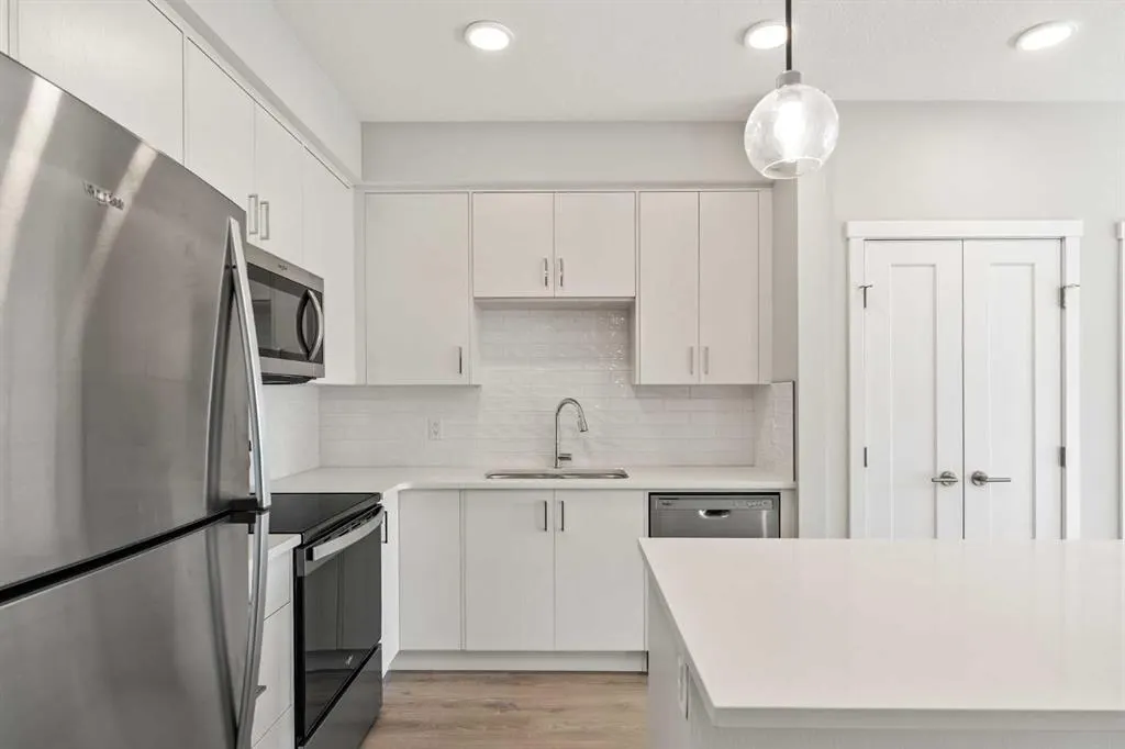 660 Shawnee Square SW, #302