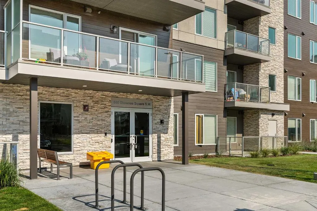 660 Shawnee Square SW, #302