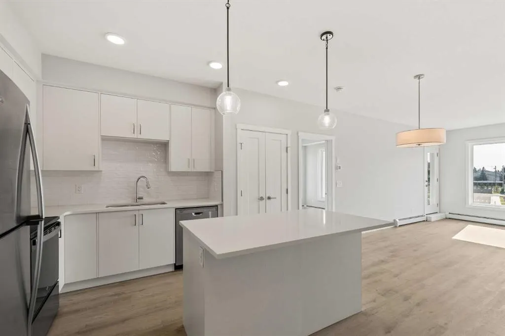 660 Shawnee Square SW, #302