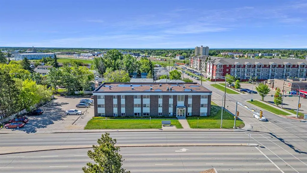 9515 100 Avenue, #207