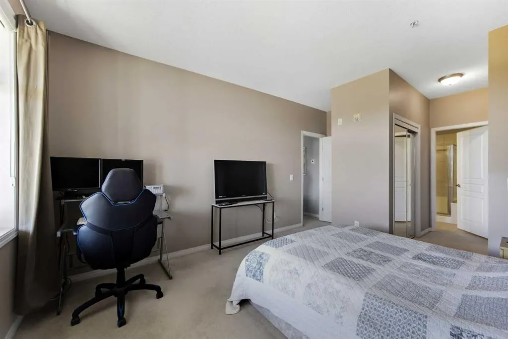1320 Lake Fraser Green SE, #1320