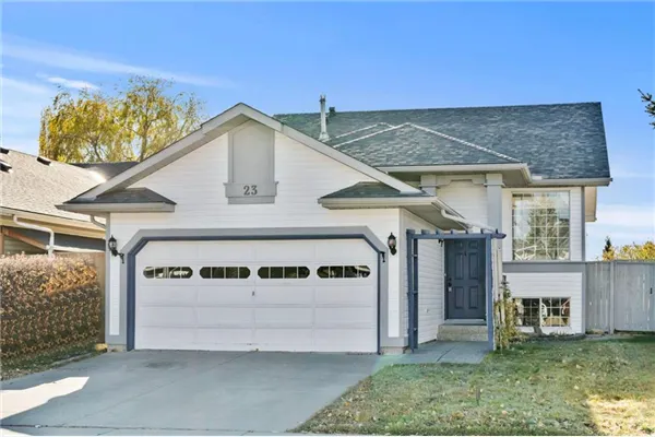 23 Riverstone Crescent SE