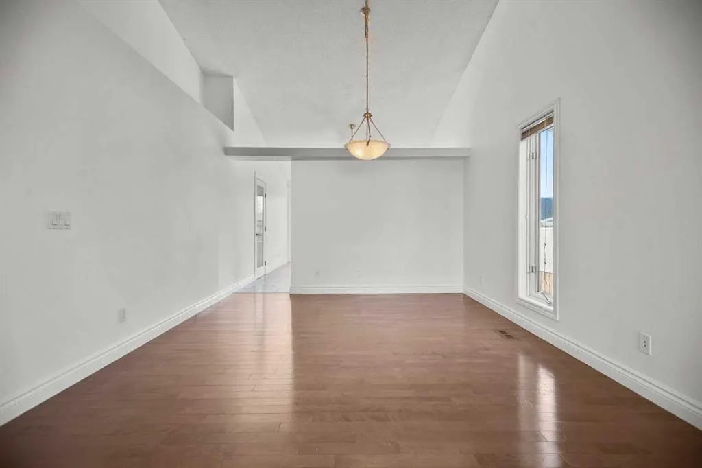 23 Riverstone Crescent SE