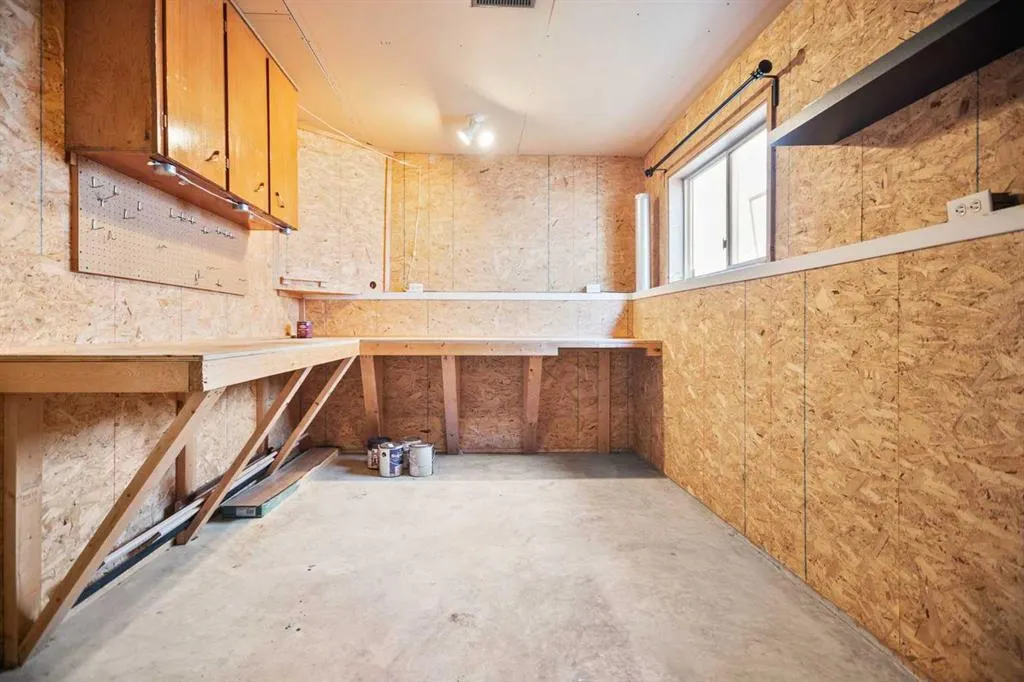 23 Riverstone Crescent SE