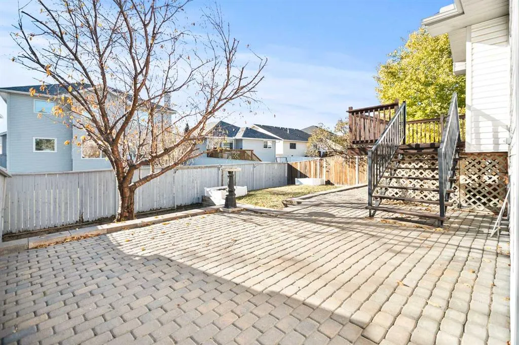 23 Riverstone Crescent SE