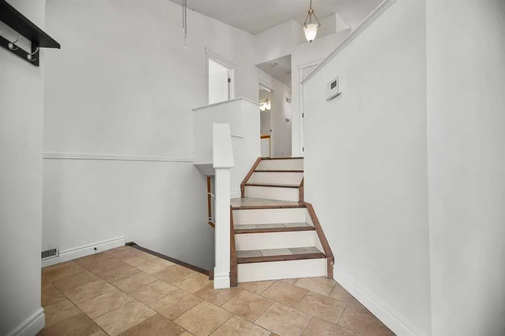 23 Riverstone Crescent SE