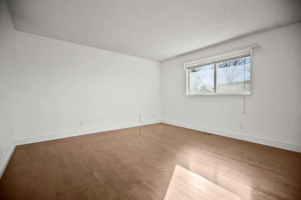 23 Riverstone Crescent SE