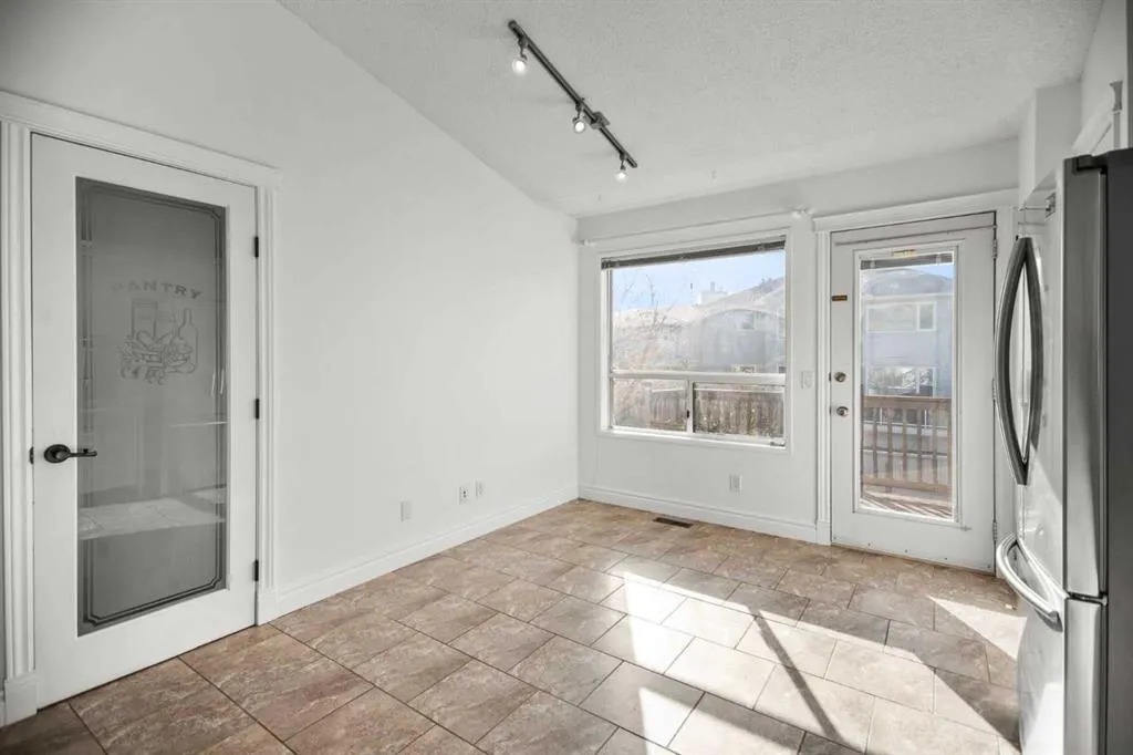 23 Riverstone Crescent SE