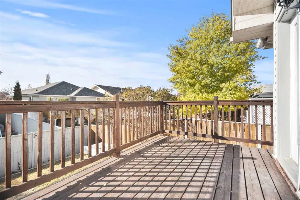 23 Riverstone Crescent SE