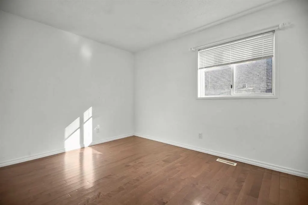 23 Riverstone Crescent SE