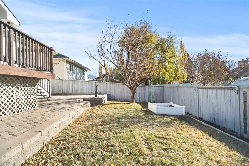 23 Riverstone Crescent SE