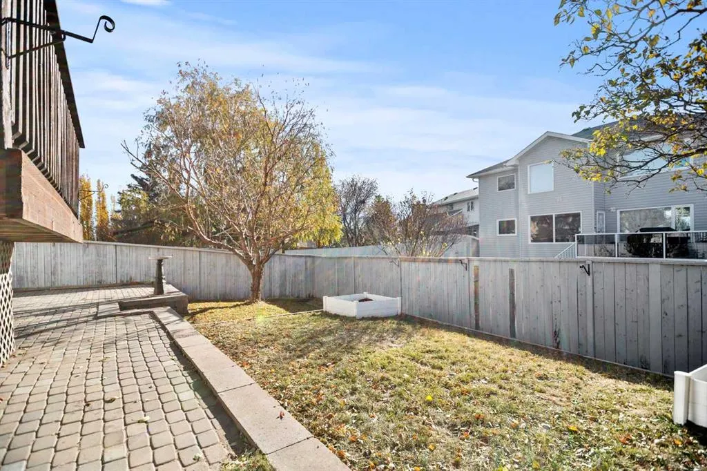 23 Riverstone Crescent SE