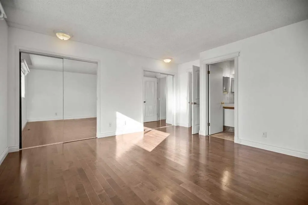 23 Riverstone Crescent SE