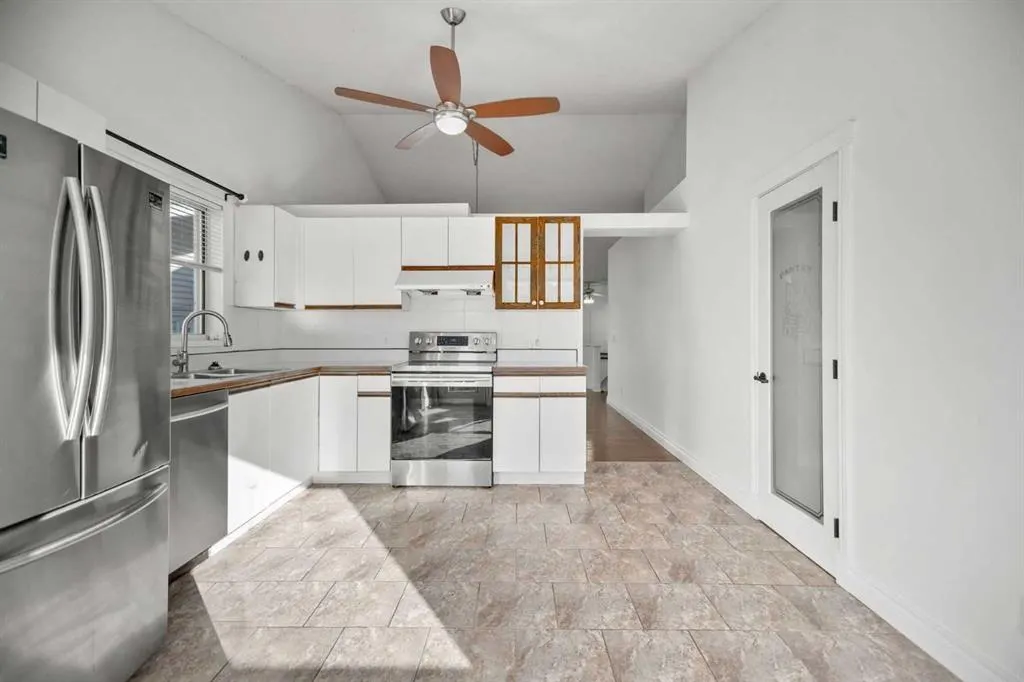 23 Riverstone Crescent SE