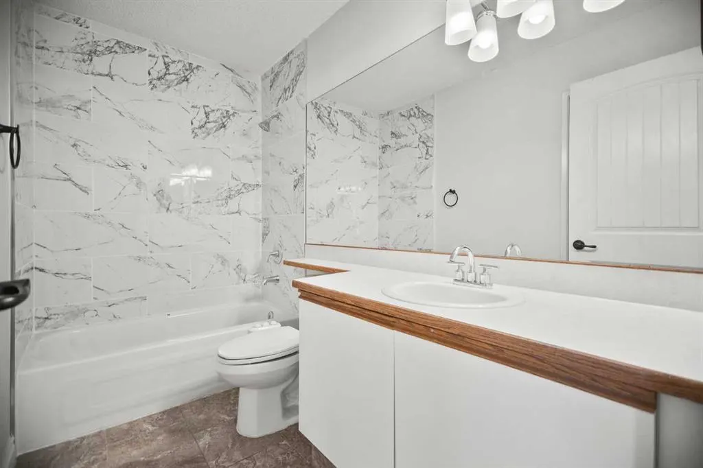 23 Riverstone Crescent SE