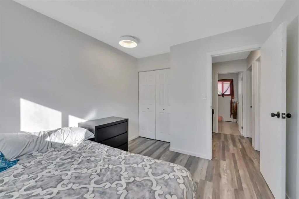 5806 61 Street, #17