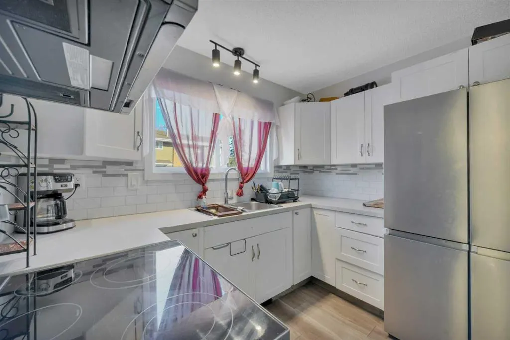 5806 61 Street, #17