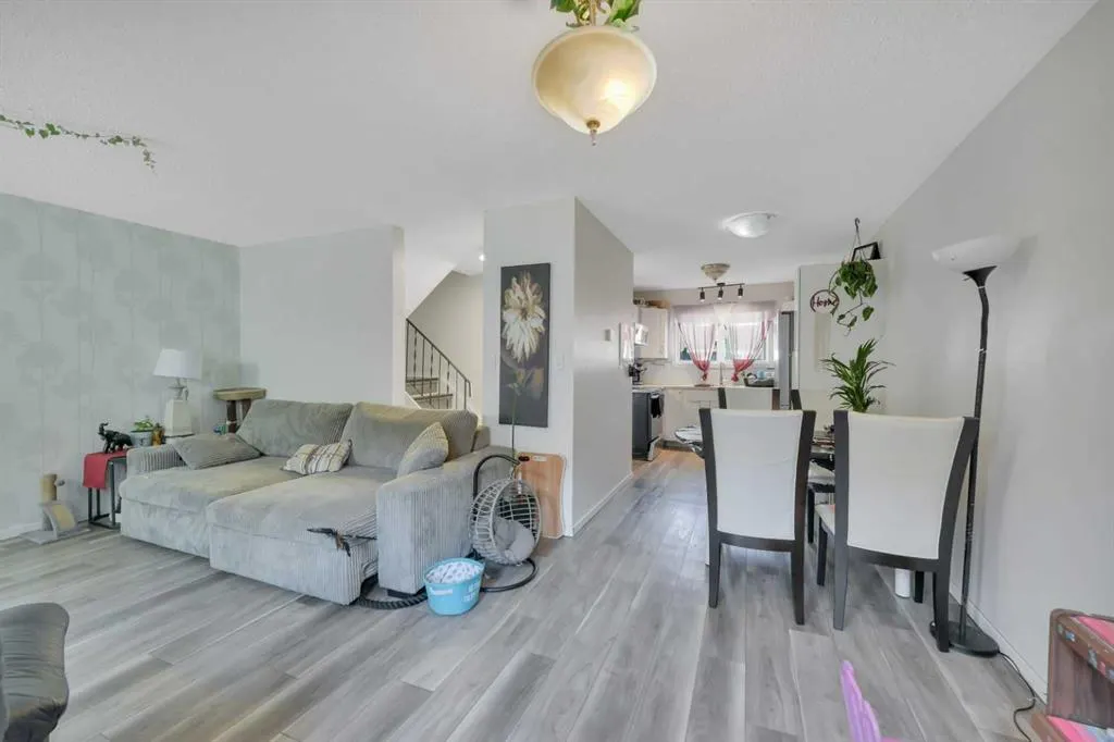 5806 61 Street, #17