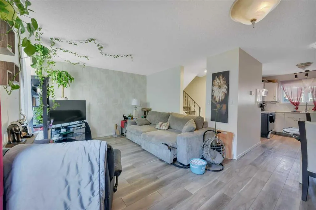 5806 61 Street, #17