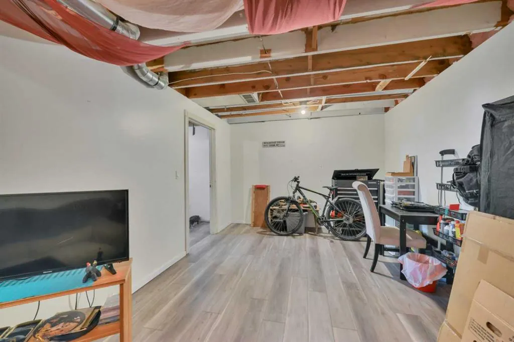 5806 61 Street, #17