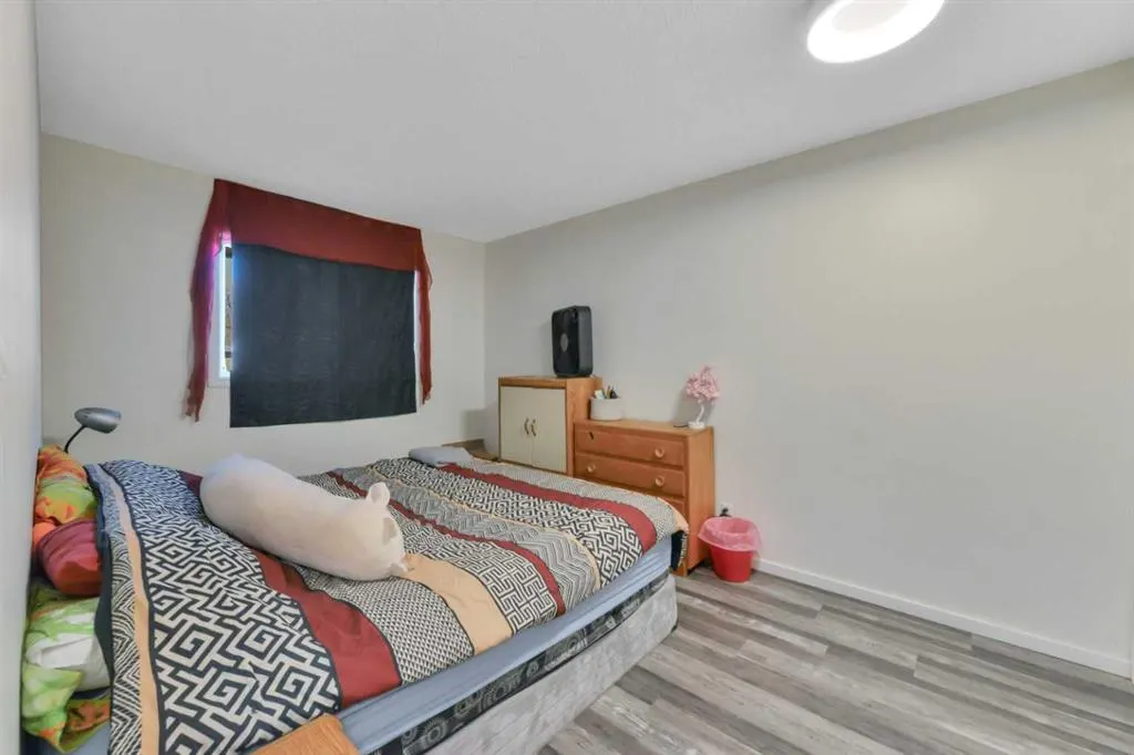 5806 61 Street, #17