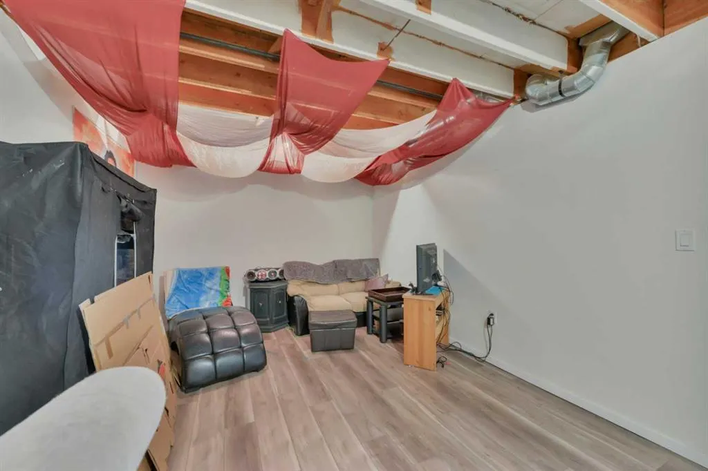 5806 61 Street, #17