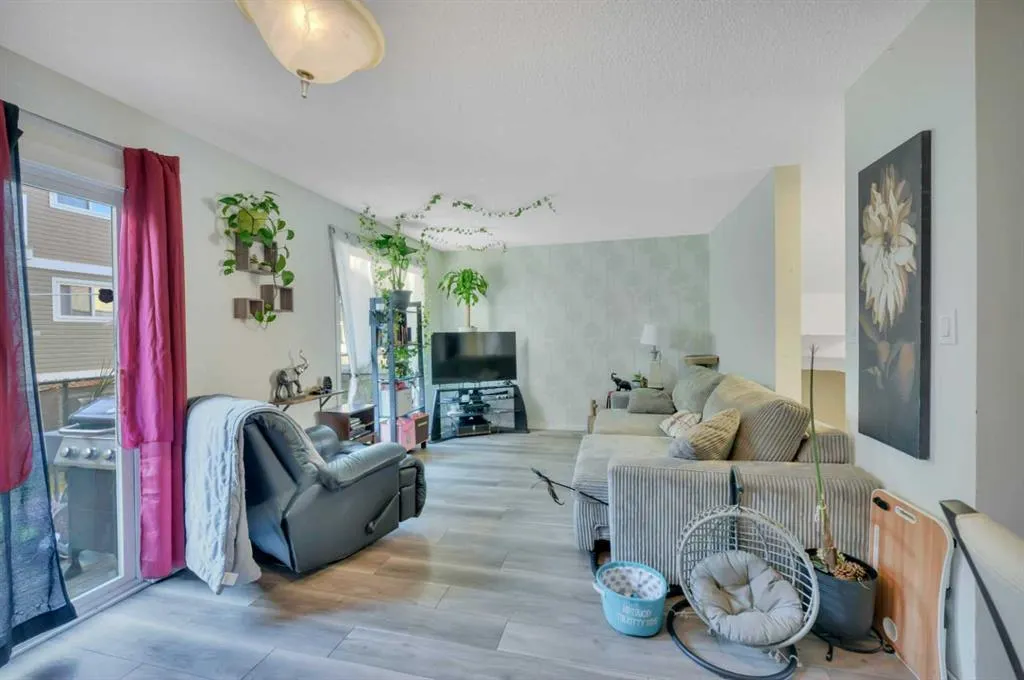5806 61 Street, #17
