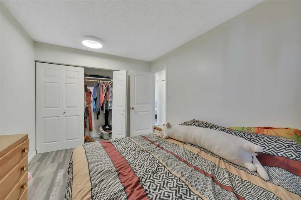 5806 61 Street, #17