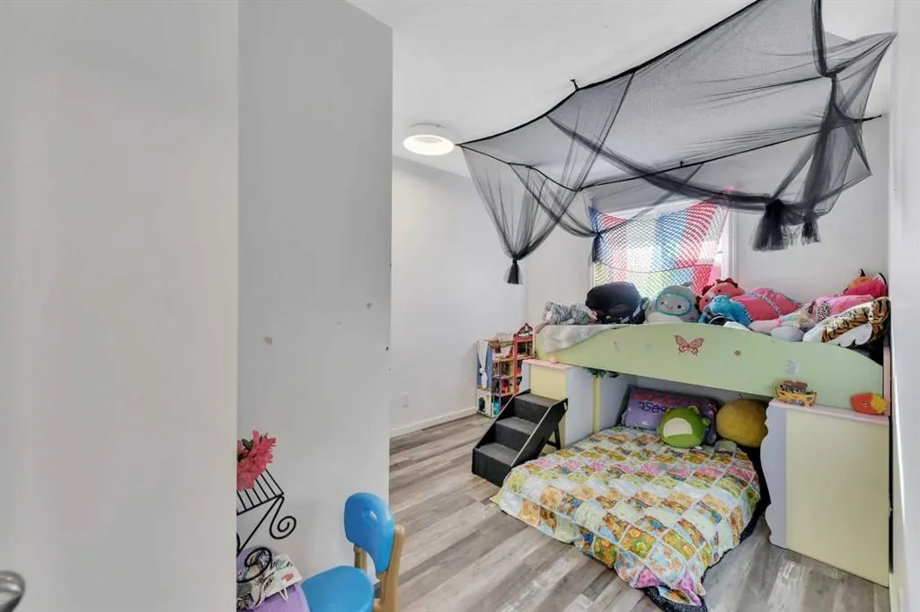 5806 61 Street, #17