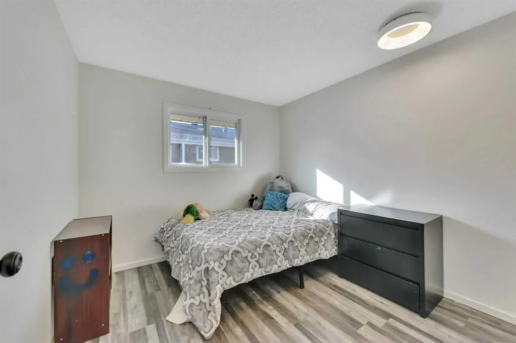 5806 61 Street, #17