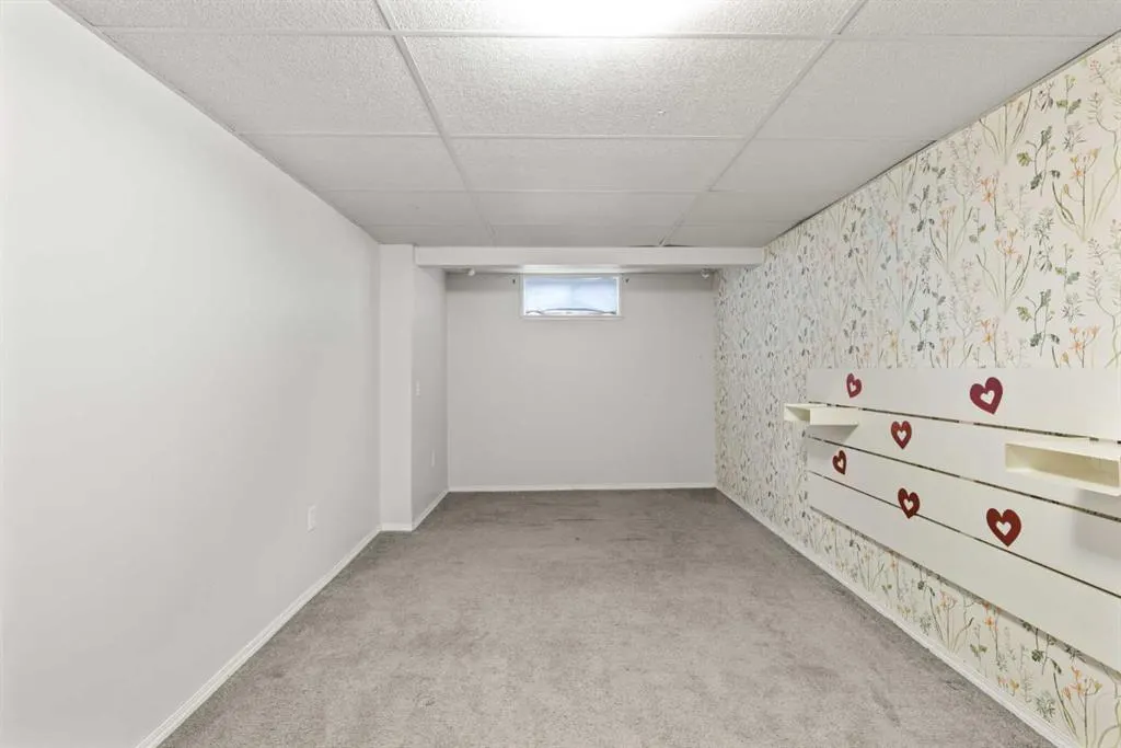 132 Whitehill Place NE