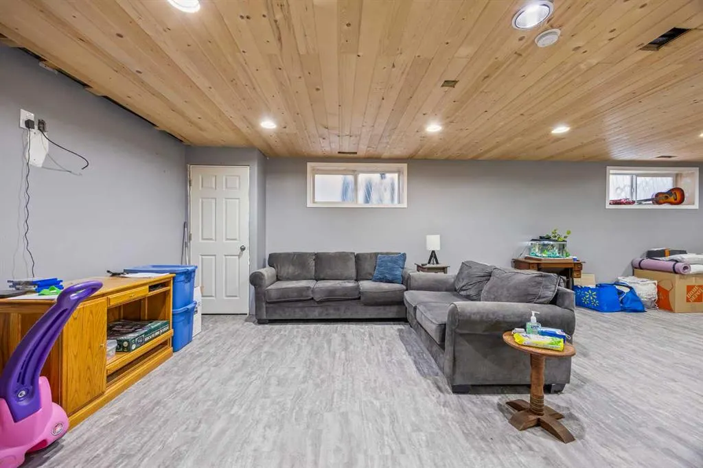 303 Westmount Court
